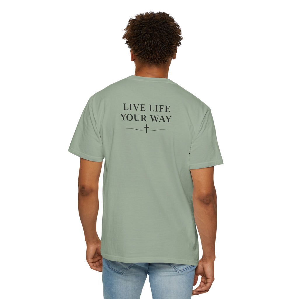 Camiseta de hombre, Vive la vida a tu manera, Letras negras,
