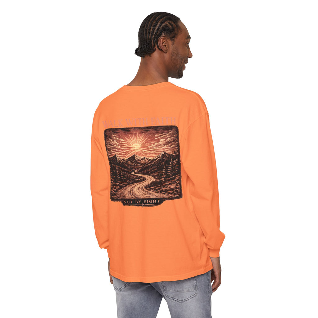 Camiseta de manga larga unisex con cruz "Vive Mejor" — Camiseta cristiana "Camina con fe"