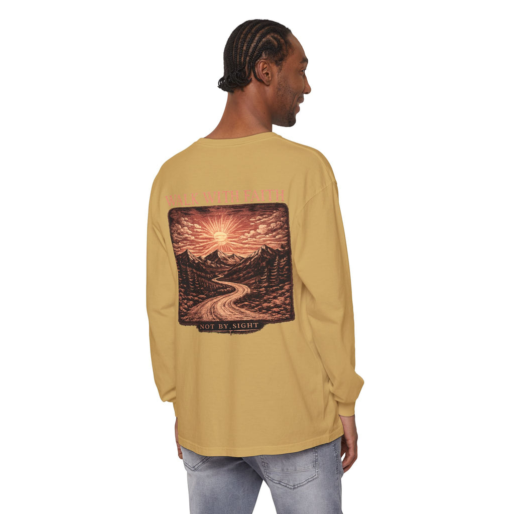 Camiseta de manga larga unisex con cruz "Vive Mejor" — Camiseta cristiana "Camina con fe"