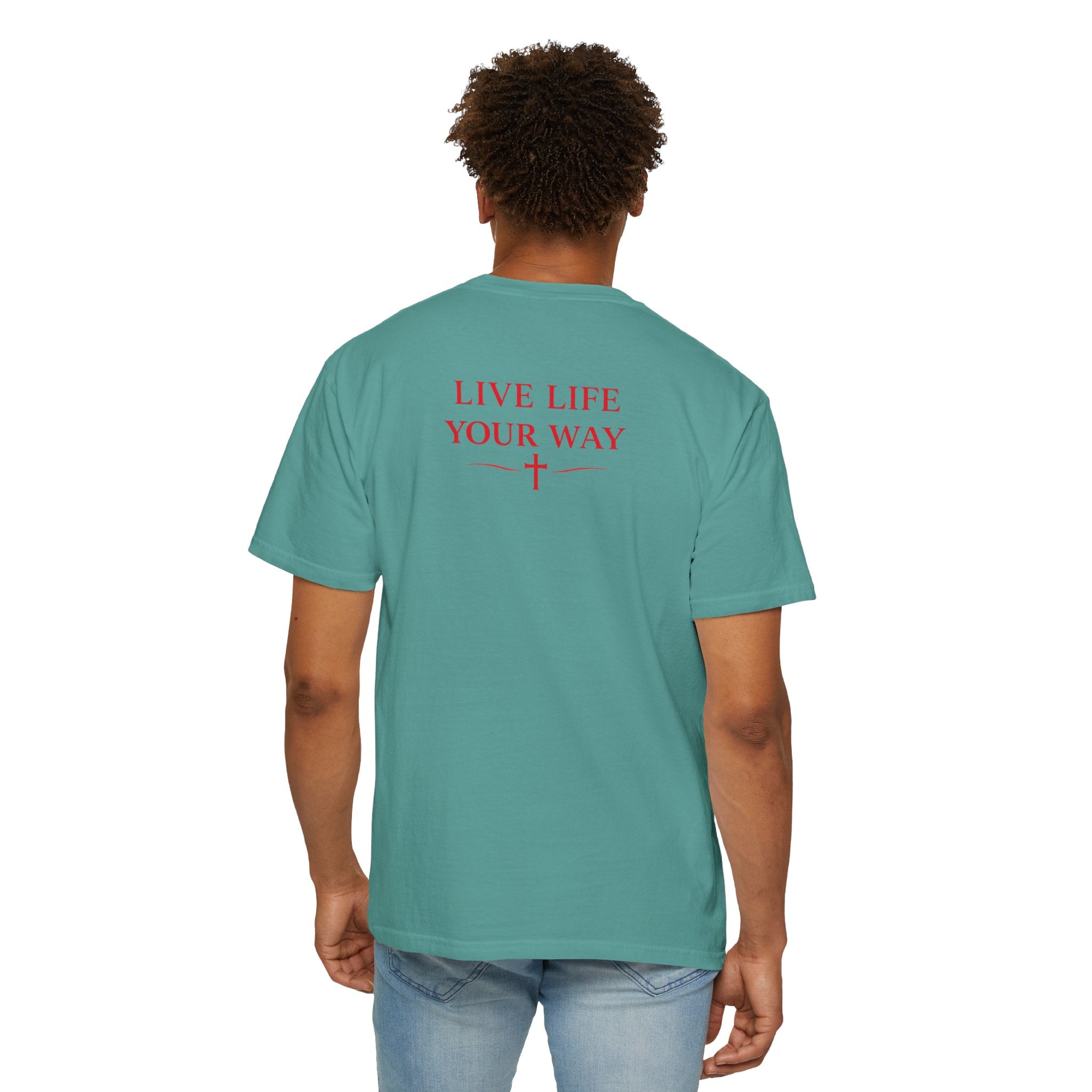 Vive la vida a tu manera, Letras rojas, Camiseta de hombre