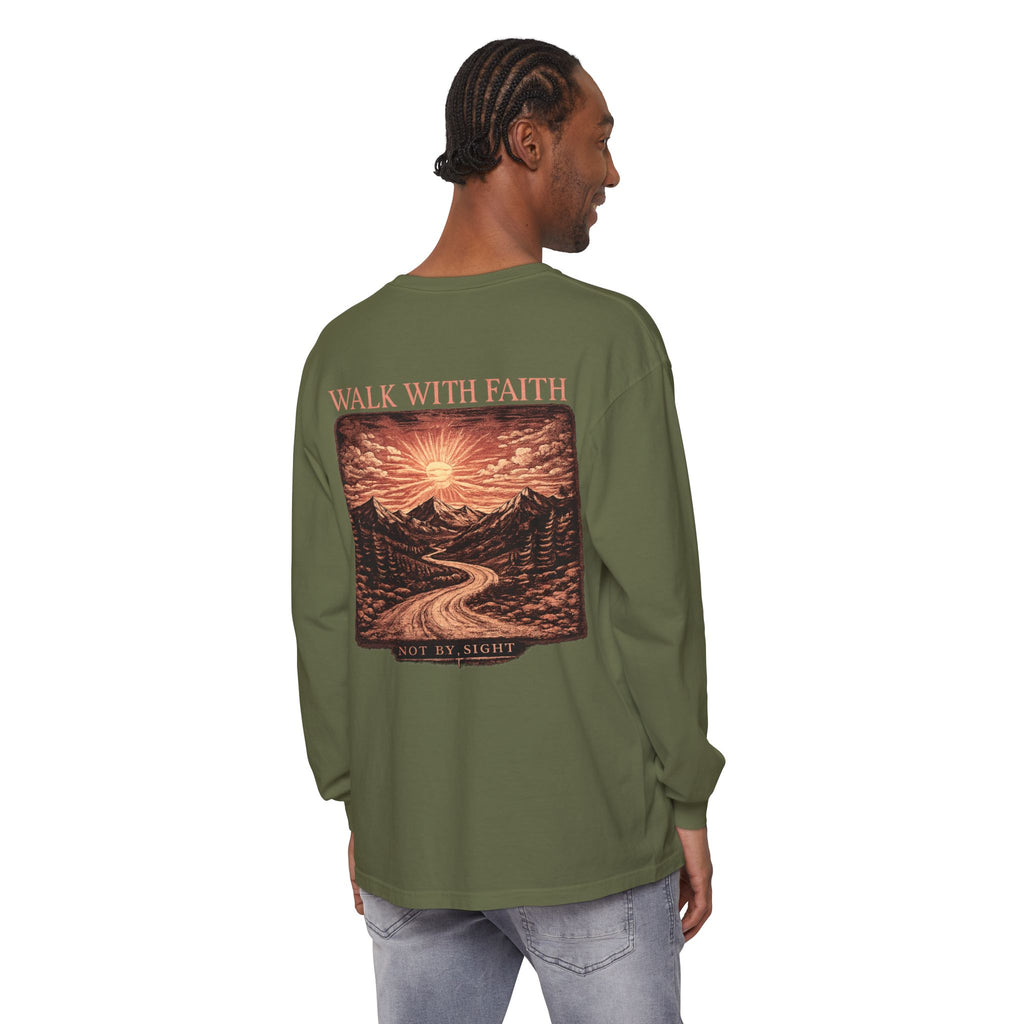 Camiseta de manga larga unisex con cruz "Vive Mejor" — Camiseta cristiana "Camina con fe"