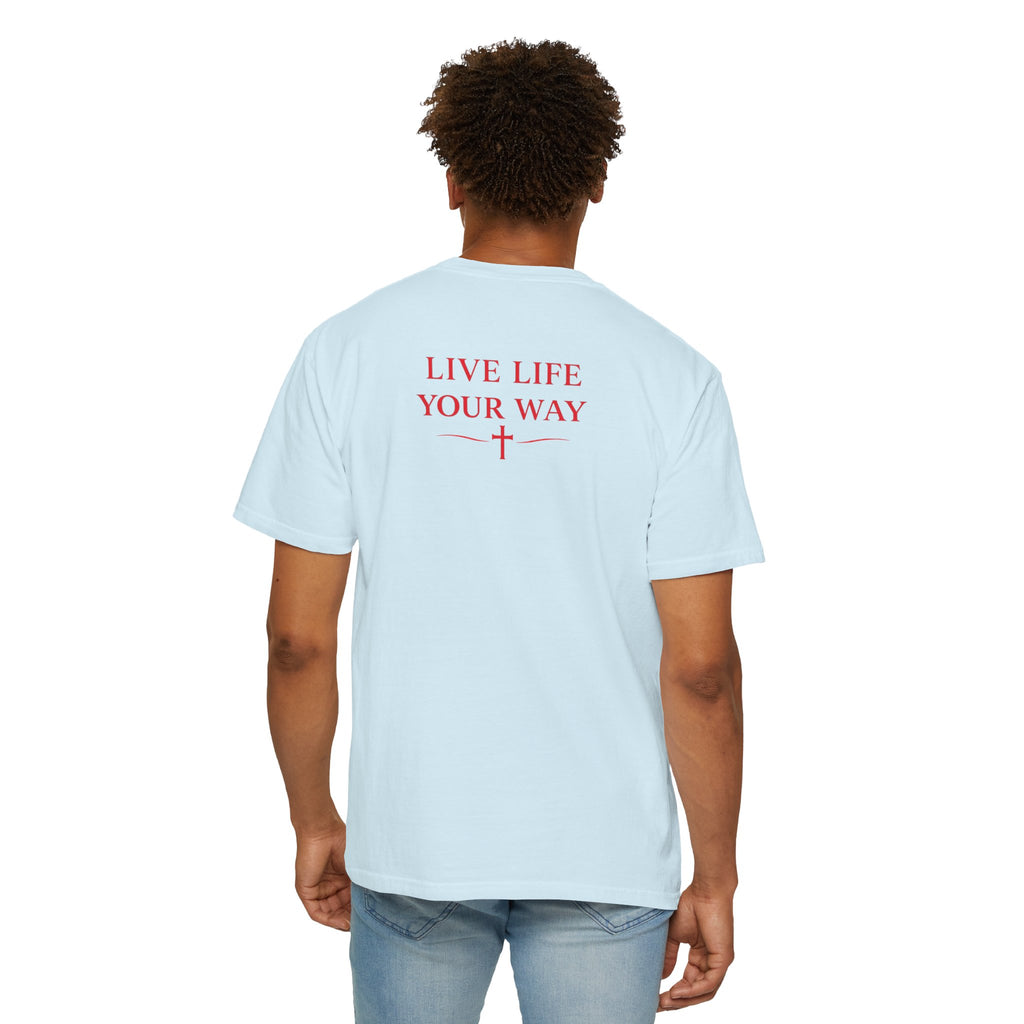 Vive la vida a tu manera, Letras rojas, Camiseta de hombre