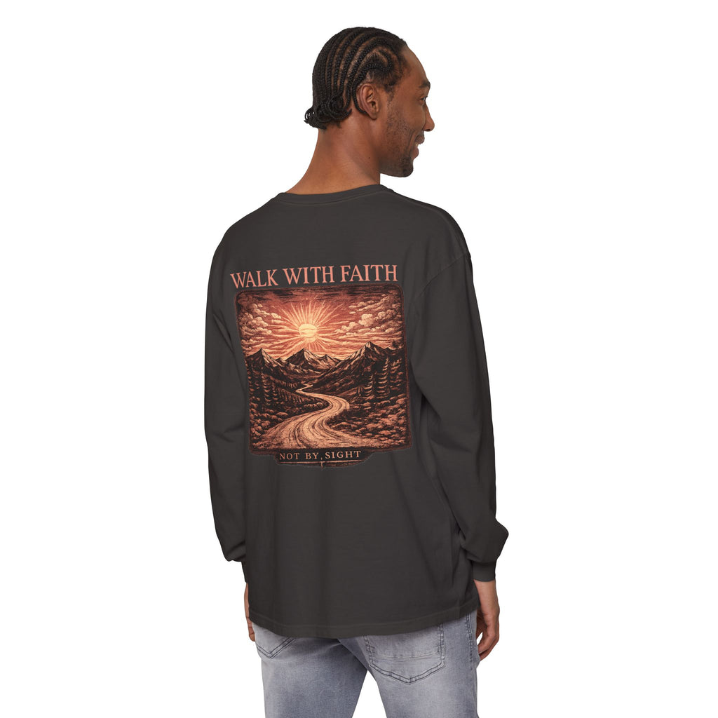 Camiseta de manga larga unisex con cruz "Vive Mejor" — Camiseta cristiana "Camina con fe"