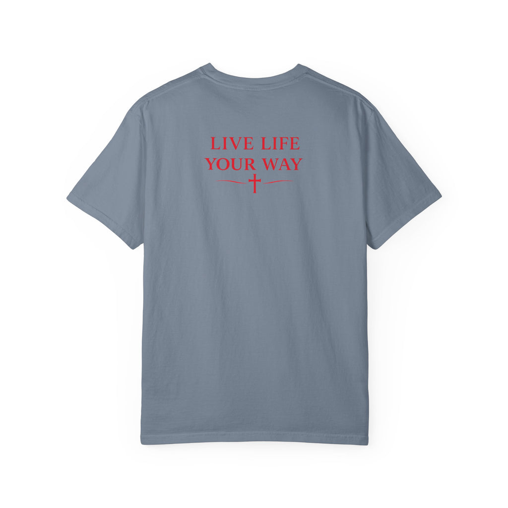 Vive la vida a tu manera, Letras rojas, Camiseta de hombre