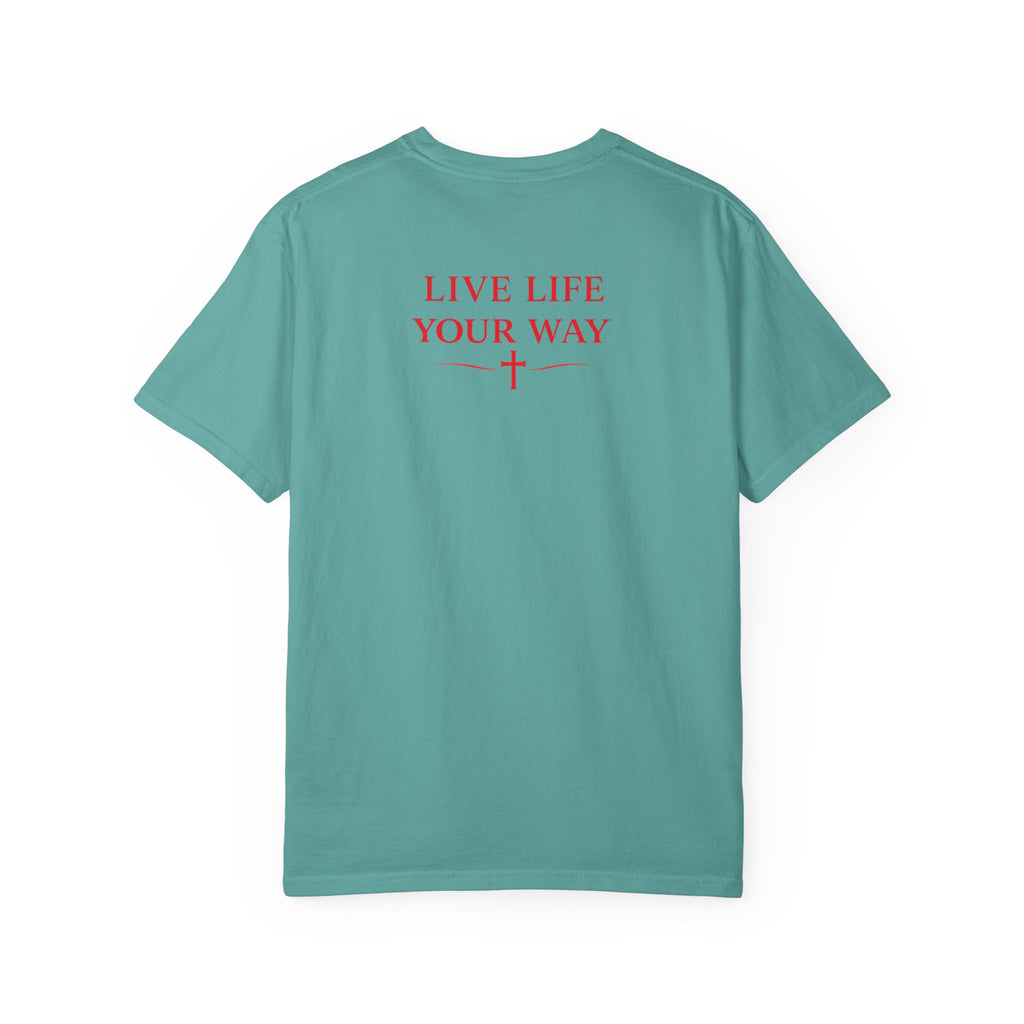 Vive la vida a tu manera, Letras rojas, Camiseta de hombre