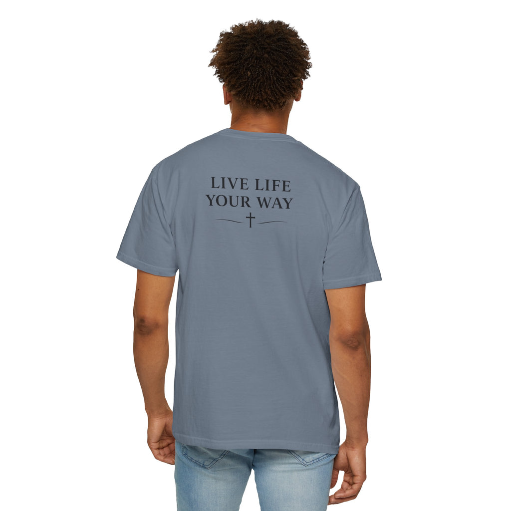 Camiseta de hombre, Vive la vida a tu manera, Letras negras,