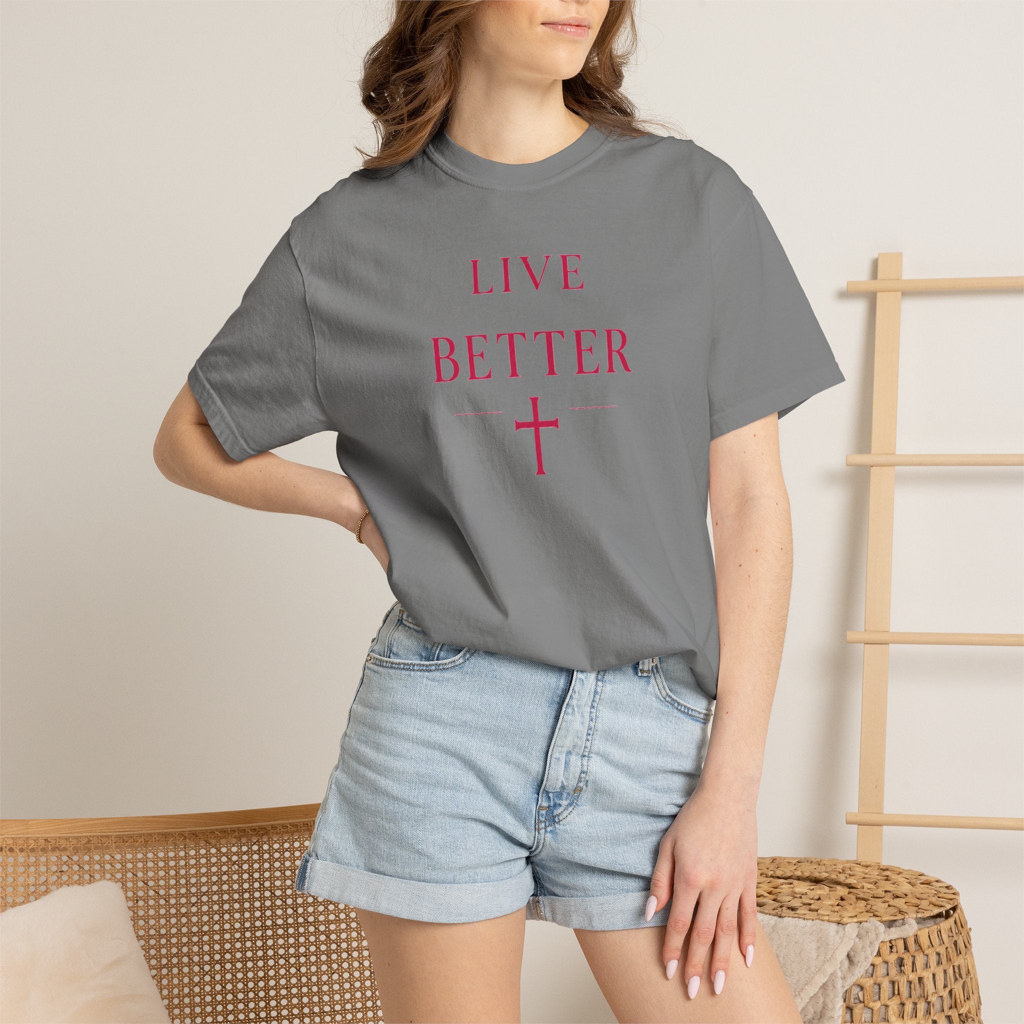Camiseta "Live Better" para hombre - Camiseta inspiradora minimalista con cruz