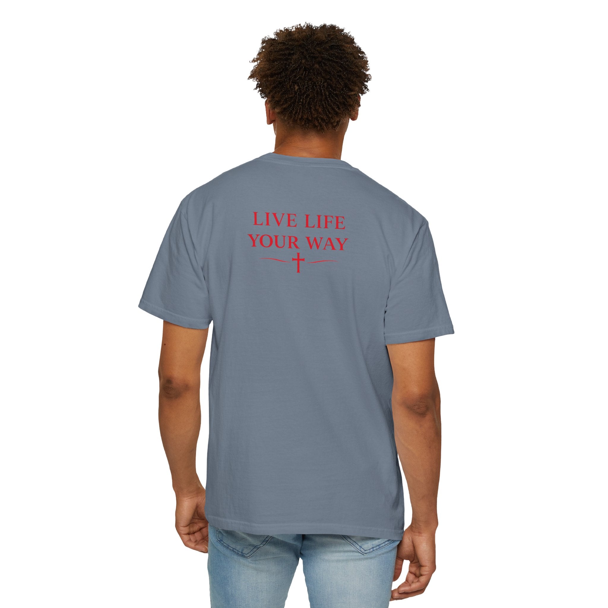 Vive la vida a tu manera, Letras rojas, Camiseta de hombre