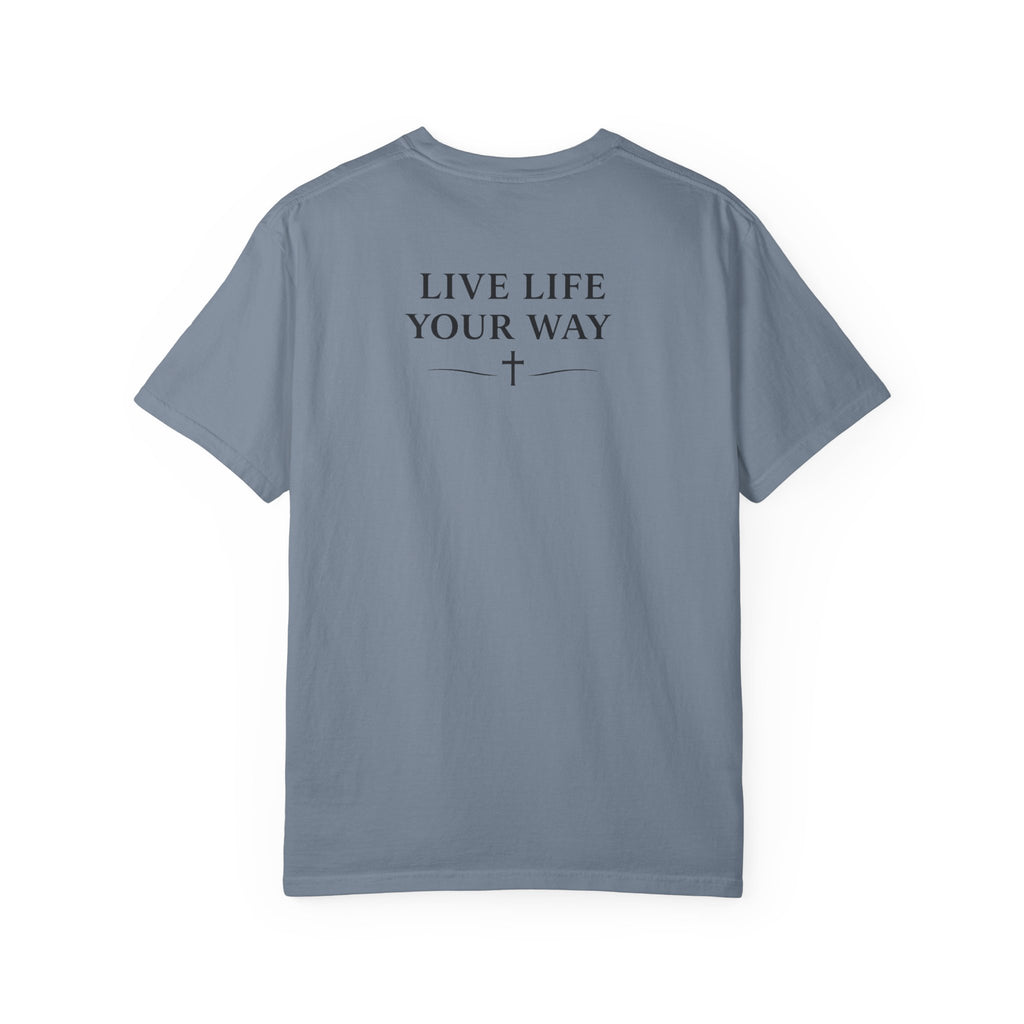 Camiseta de hombre, Vive la vida a tu manera, Letras negras,