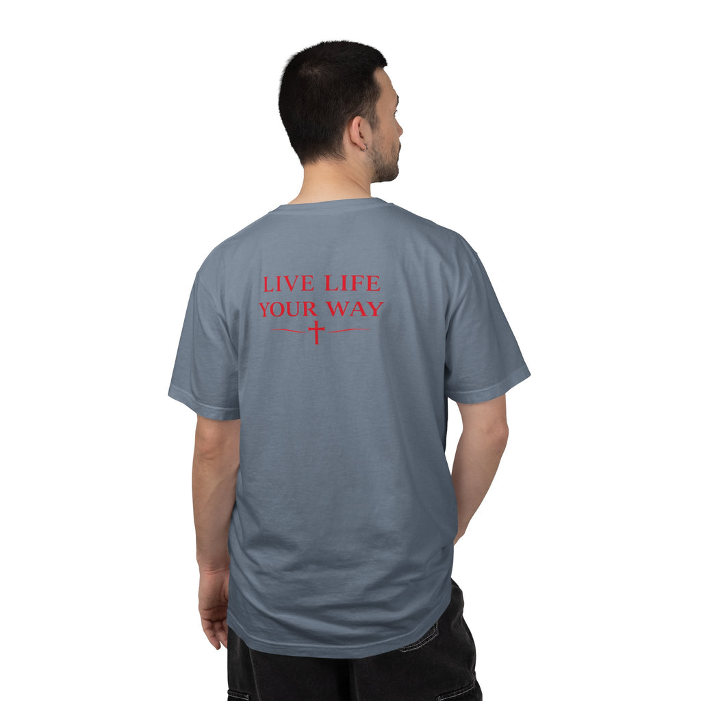 Vive la vida a tu manera, Letras rojas, Camiseta de hombre