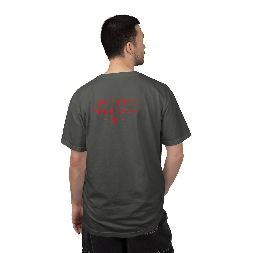 Vive la vida a tu manera, Letras rojas, Camiseta de hombre
