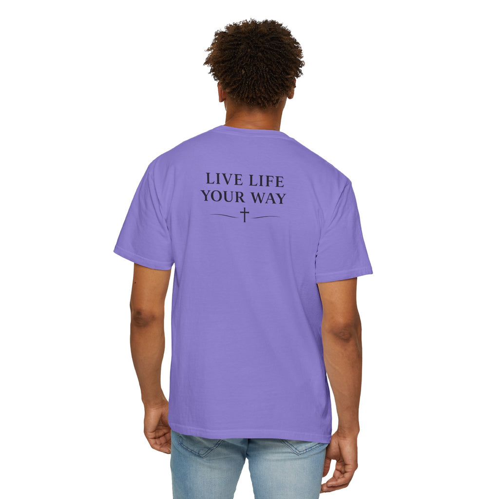 Camiseta de hombre, Vive la vida a tu manera, Letras negras,