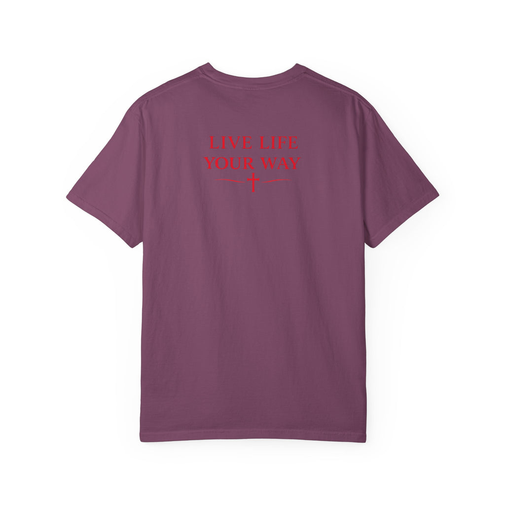 Vive la vida a tu manera, Letras rojas, Camiseta de hombre