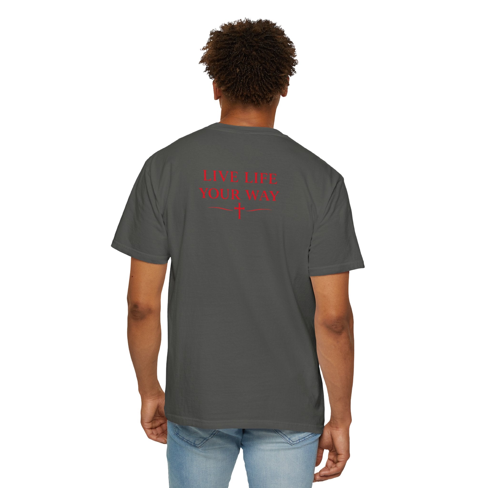 Vive la vida a tu manera, Letras rojas, Camiseta de hombre