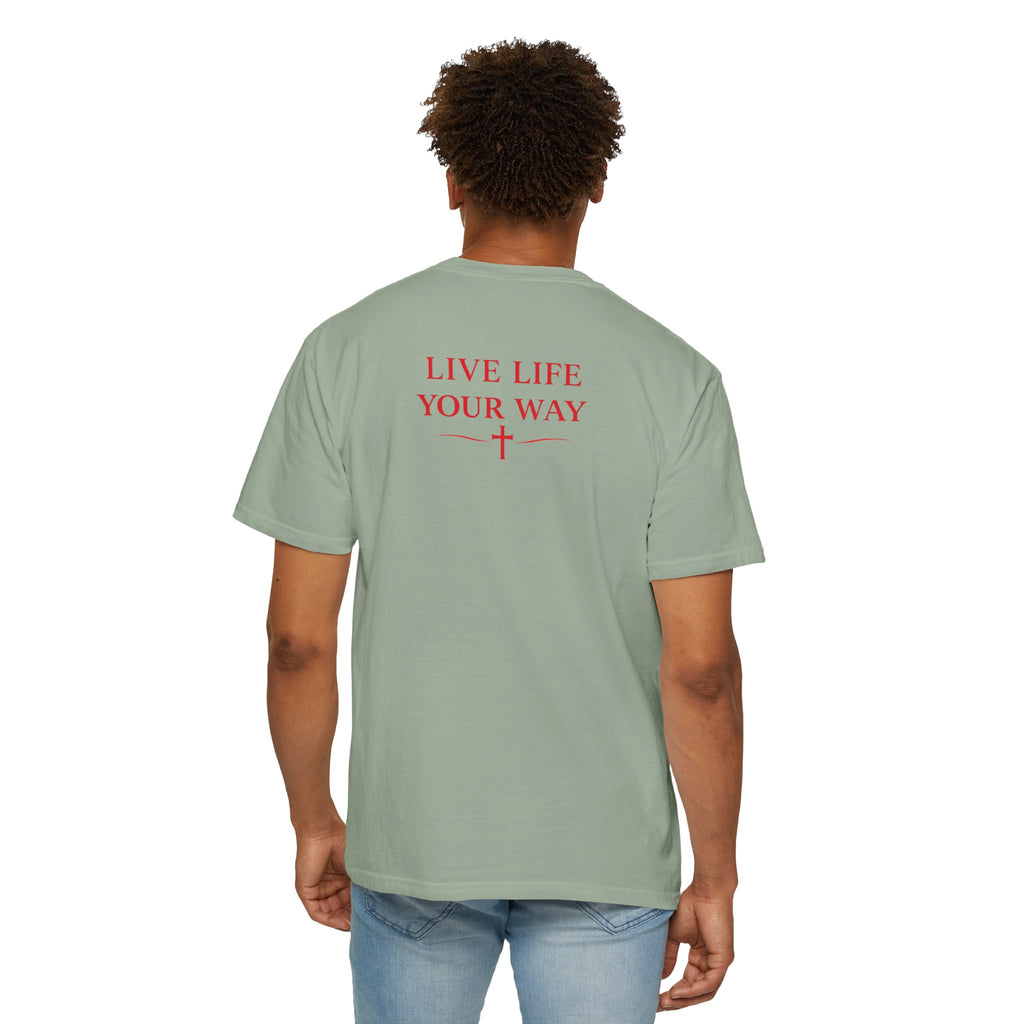 Vive la vida a tu manera, Letras rojas, Camiseta de hombre